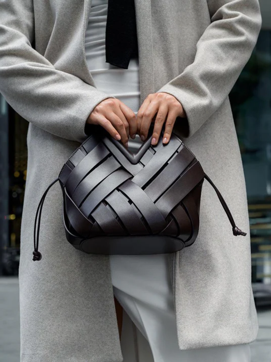 Sophisticated Woven Leather Handbag – Timeless & Elegant