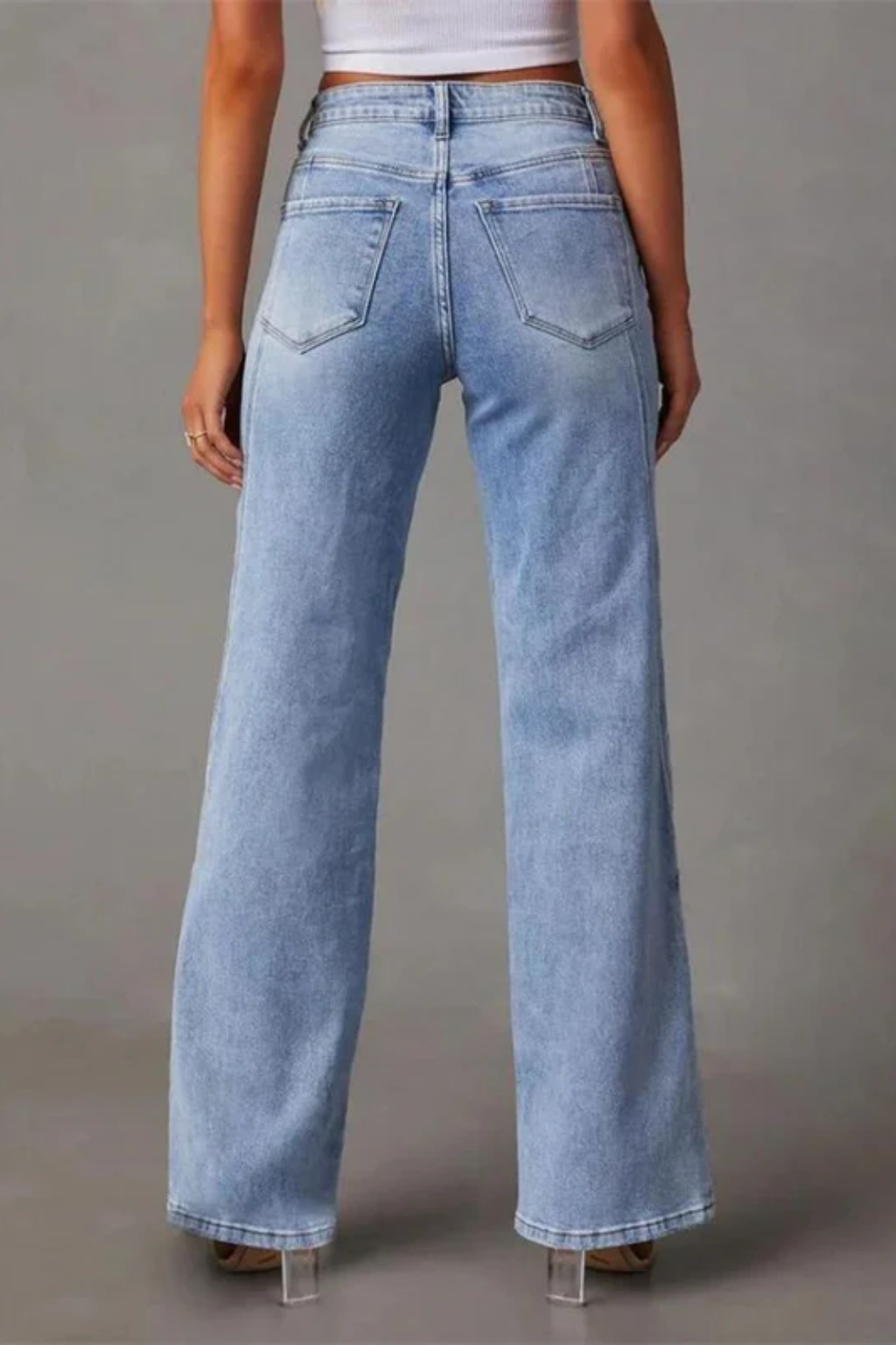 Wide-Leg High-Waisted Jeans – Relaxed Modern Fit