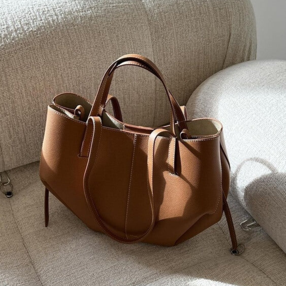 Elegant Leather Shoulder Bag – Classic Luxury & Functionality