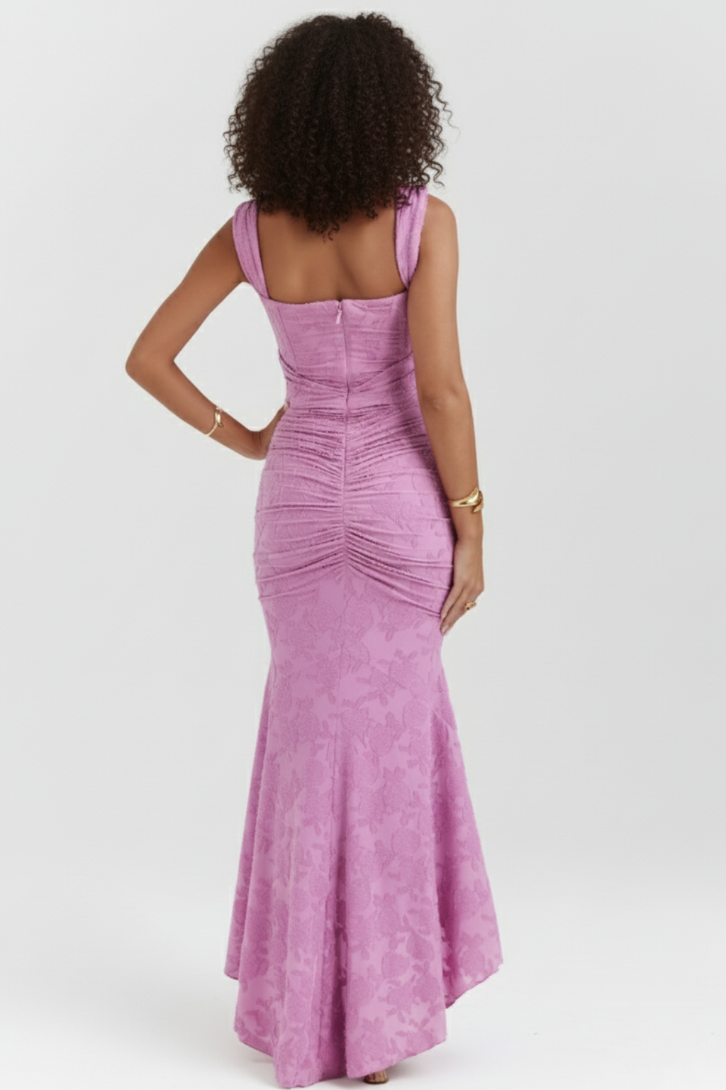 Elegant Sleeveless Corset Maxi Dress – Ruched Waist & Floral Lace Detail