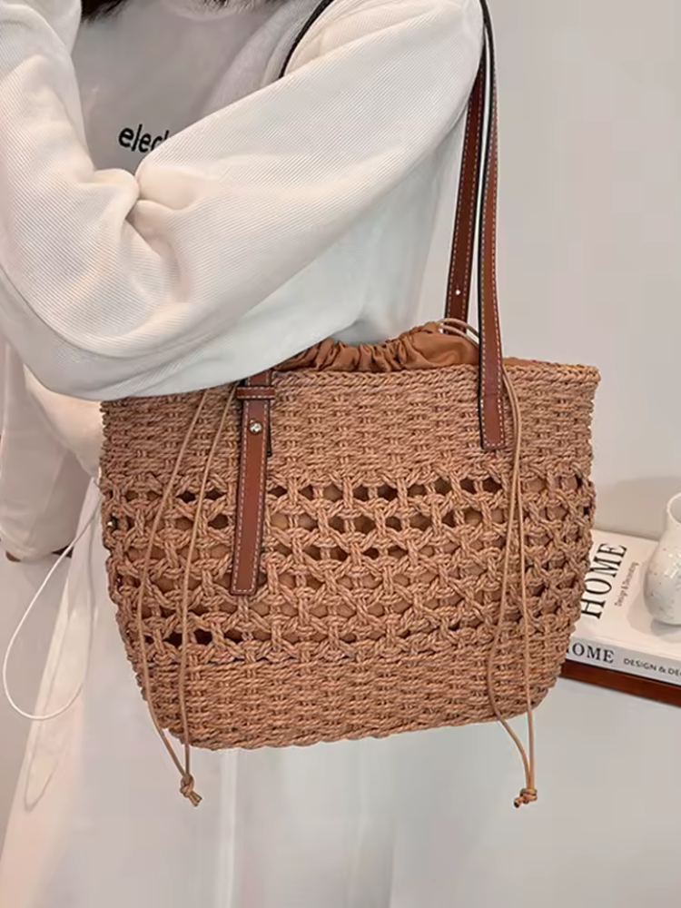 Luxury Woven Shoulder Bag – Handcrafted Summer Elegance