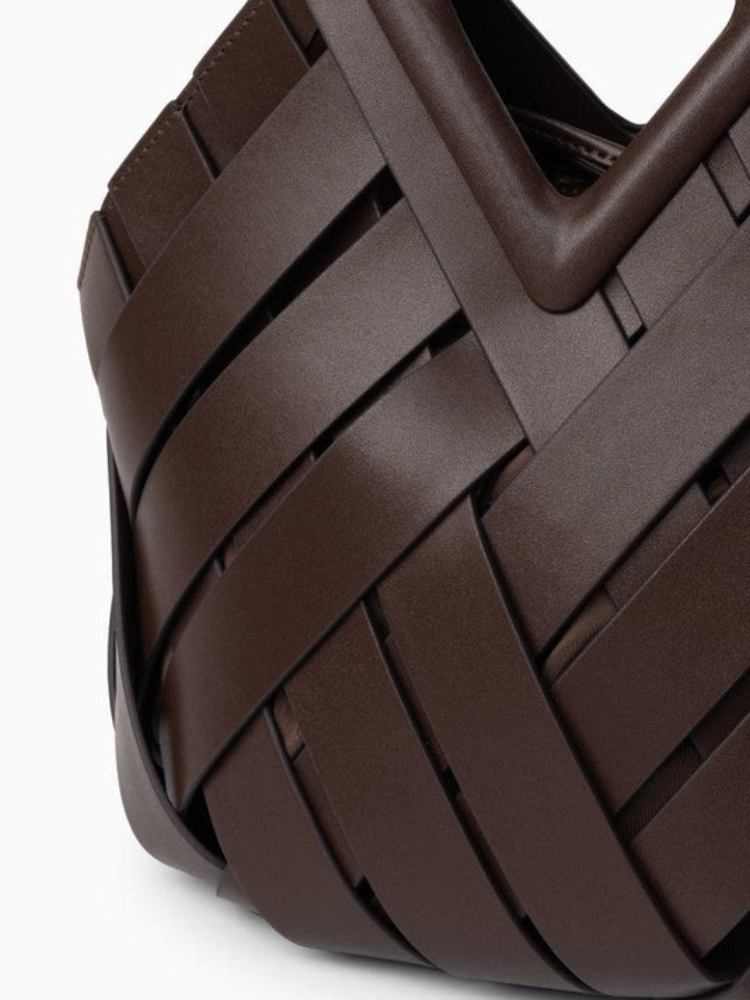Sophisticated Woven Leather Handbag – Timeless & Elegant