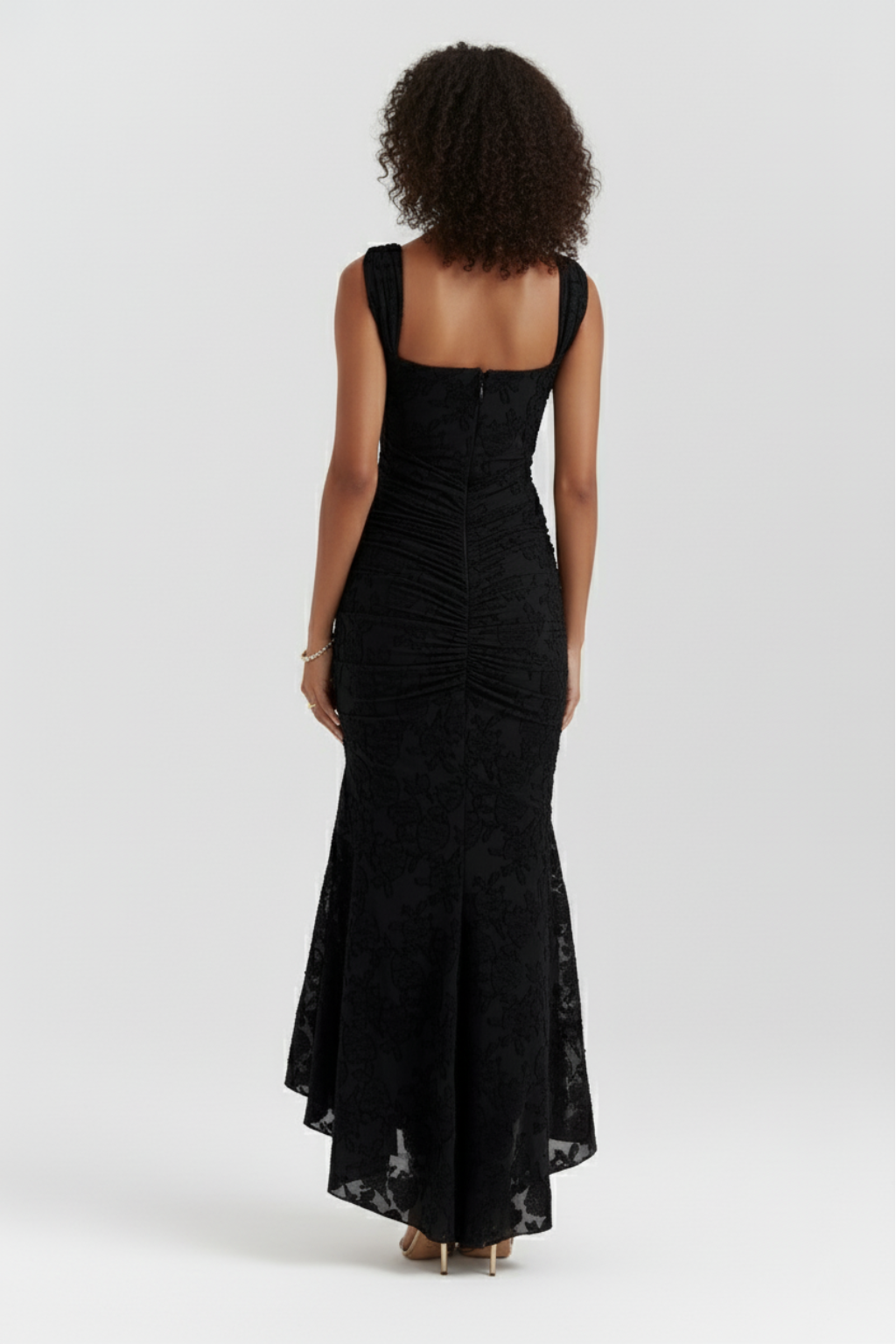 Elegant Sleeveless Corset Maxi Dress – Ruched Waist & Floral Lace Detail