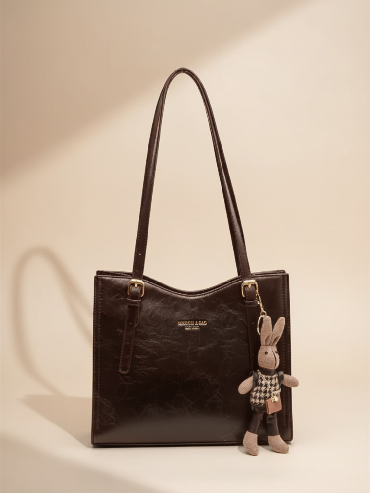 Polished Leather Shoulder Bag – Classic Luxury & Functionality