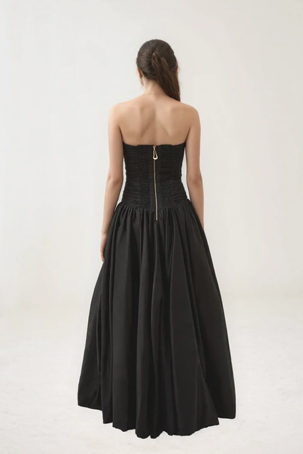 Strapless Maxi Dress – Elegant Ruched Bodice with Voluminous Hem