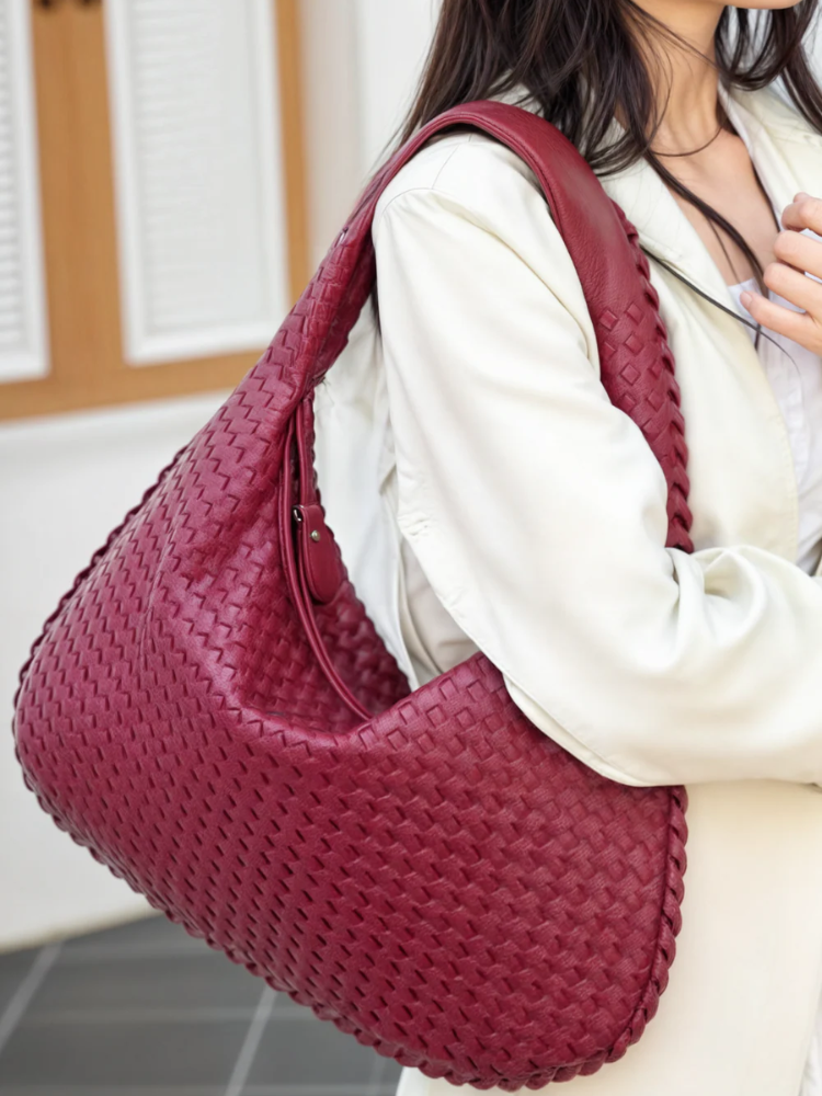 Woven Leather Shoulder Bag – Elegant & Versatile for Everyday
