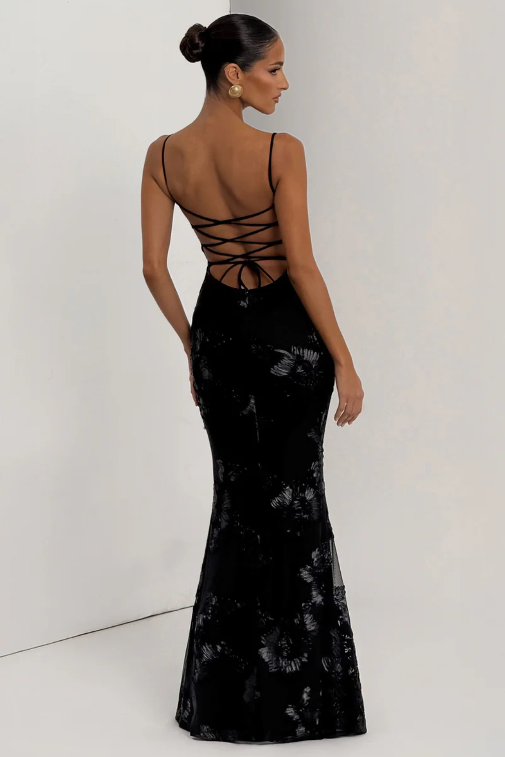 Elegant Floral Maxi Dress – Spaghetti Strap Evening Silhouette