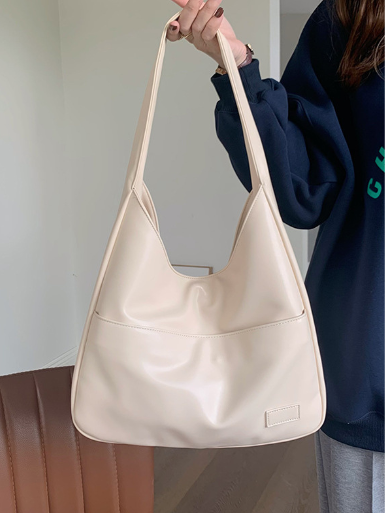 Chic Leather Shoulder Bag – Modern & Versatile