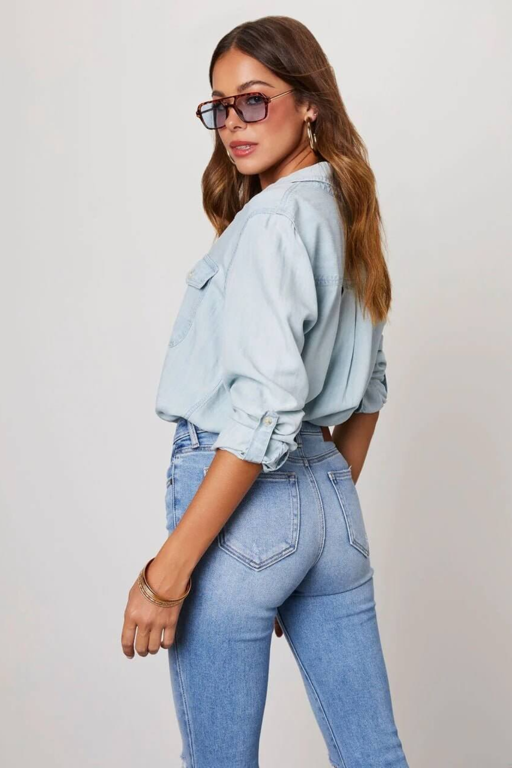 Classic Button-Up Denim Shirt – Long Sleeve Relaxed Fit