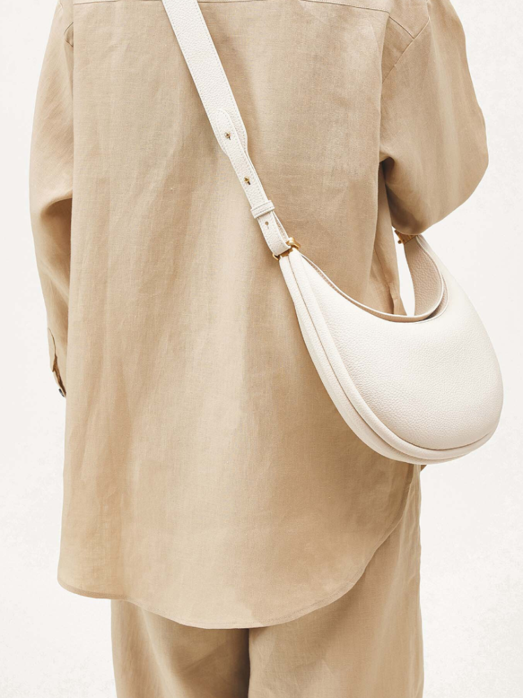 Elegant Leather Shoulder Bag – Classic & Timeless