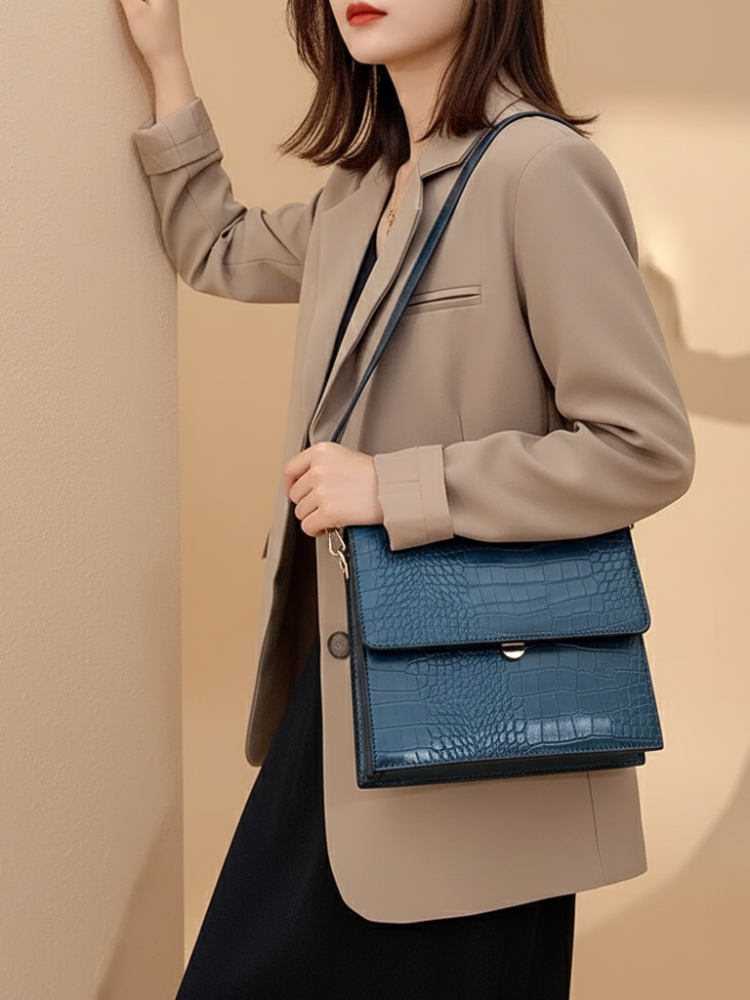 Croc-Embossed Leather Crossbody Bag – Sophisticated & Timeless
